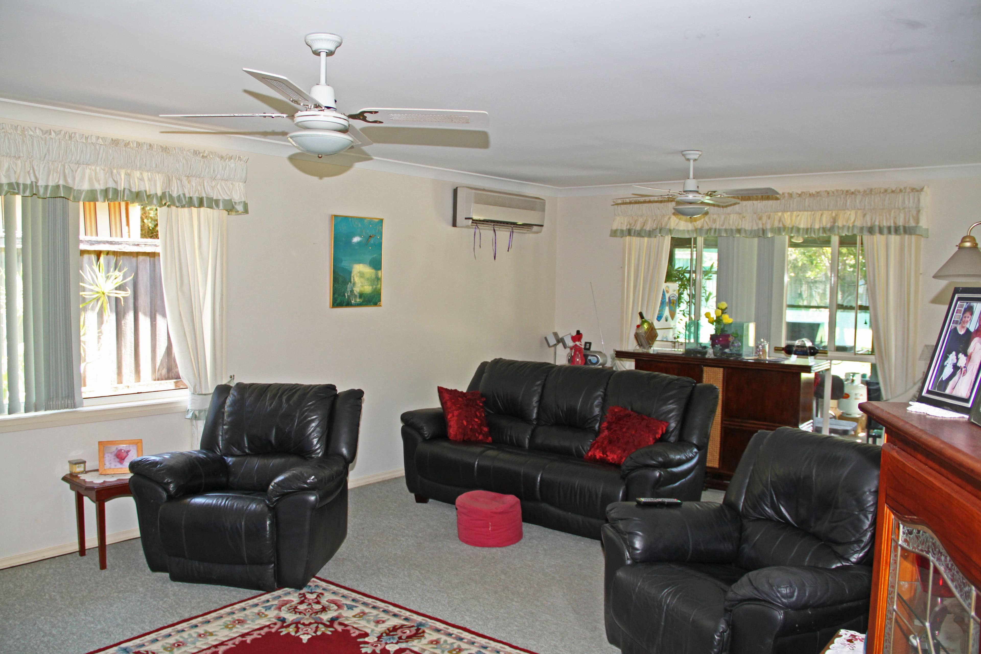 4 Rosewood Court, Lakewood - Thumbnail 3
