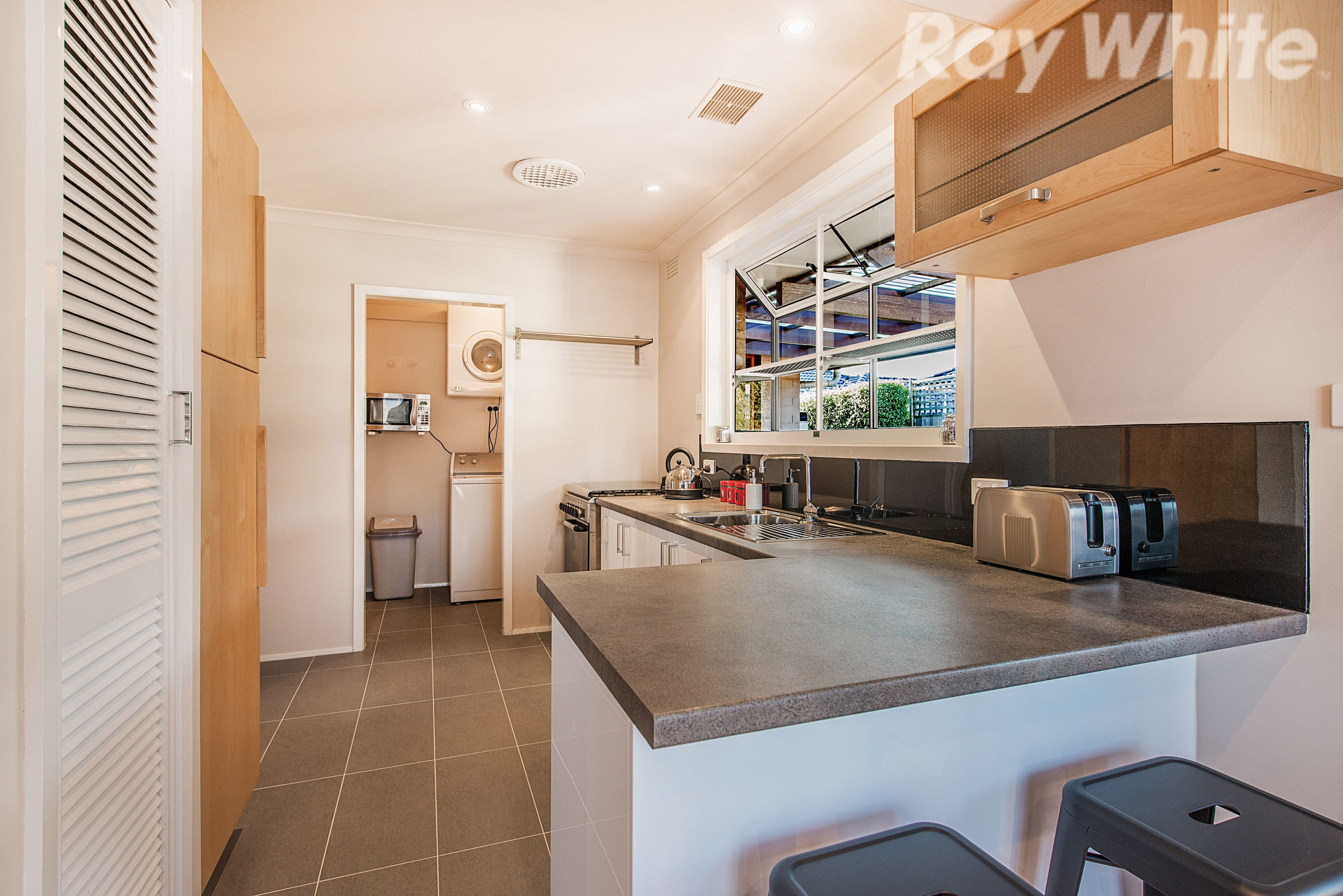 98 Adele Avenue, Ferntree Gully VIC 3156, Ferntree Gully - Thumbnail 3