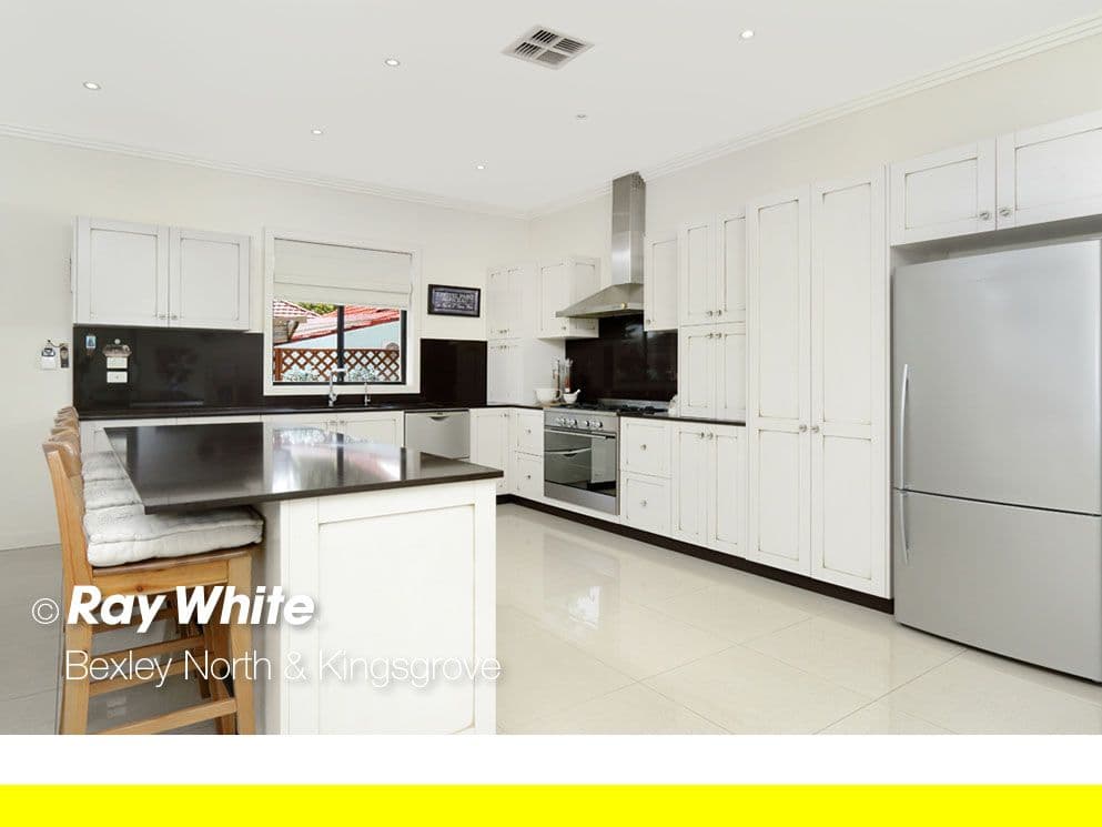 58 New England Drive, Kingsgrove - Thumbnail 2