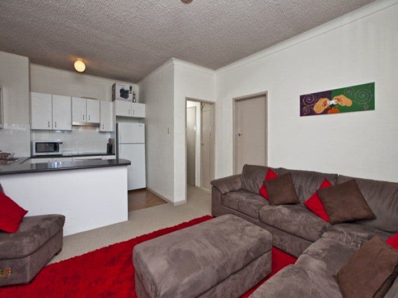 17 Hillview Crescent, THE HILL NSW 2300, The Hill - Thumbnail 2