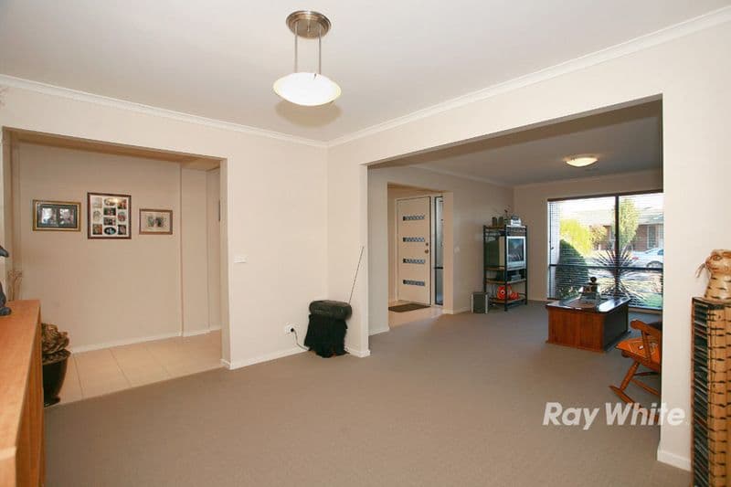 6 Heatherwood Court, CRANBOURNE VIC 3977, Cranbourne West - Thumbnail 4
