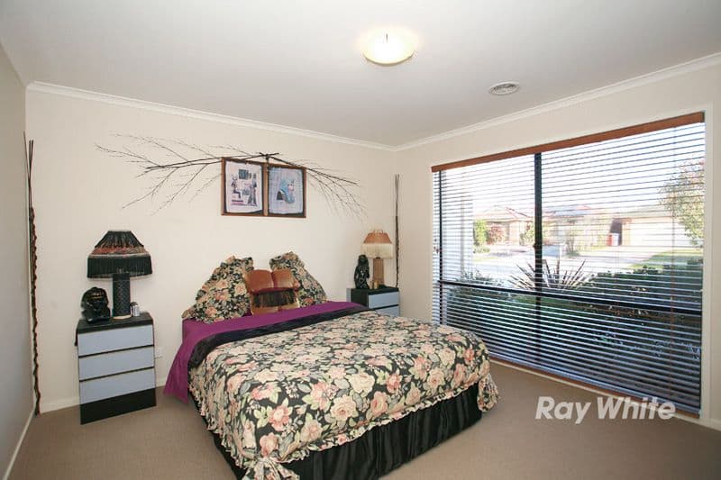 6 Heatherwood Court, CRANBOURNE VIC 3977, Cranbourne West - Thumbnail 5