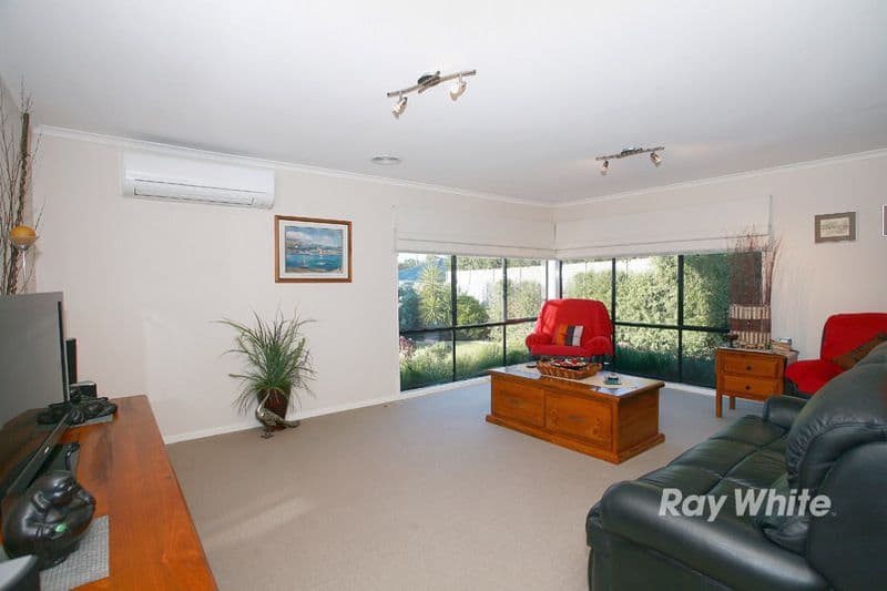 6 Heatherwood Court, CRANBOURNE VIC 3977, Cranbourne West - Thumbnail 6