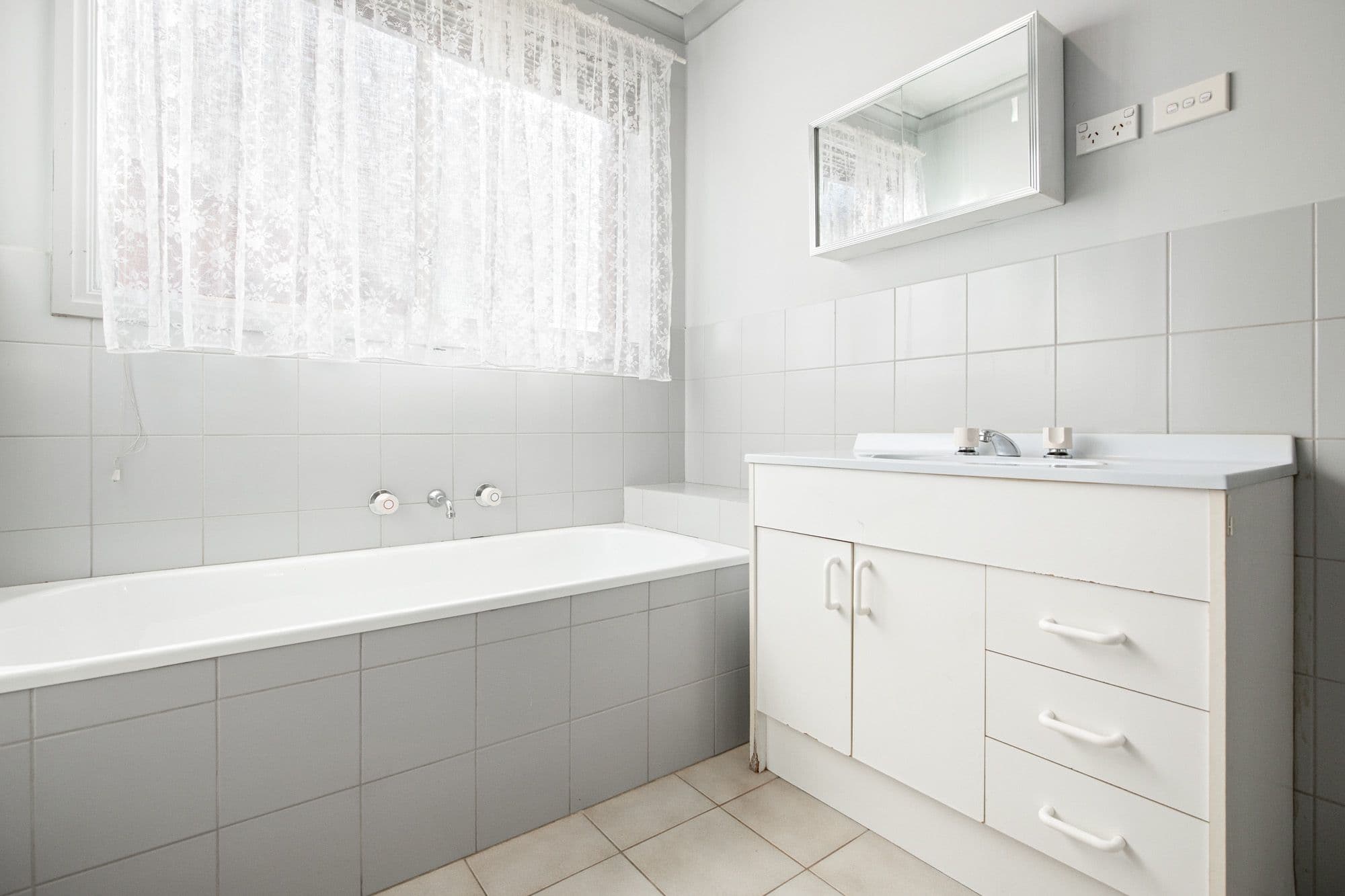 13 Deutgam Street, Werribee VIC 3030, Werribee - Thumbnail 6