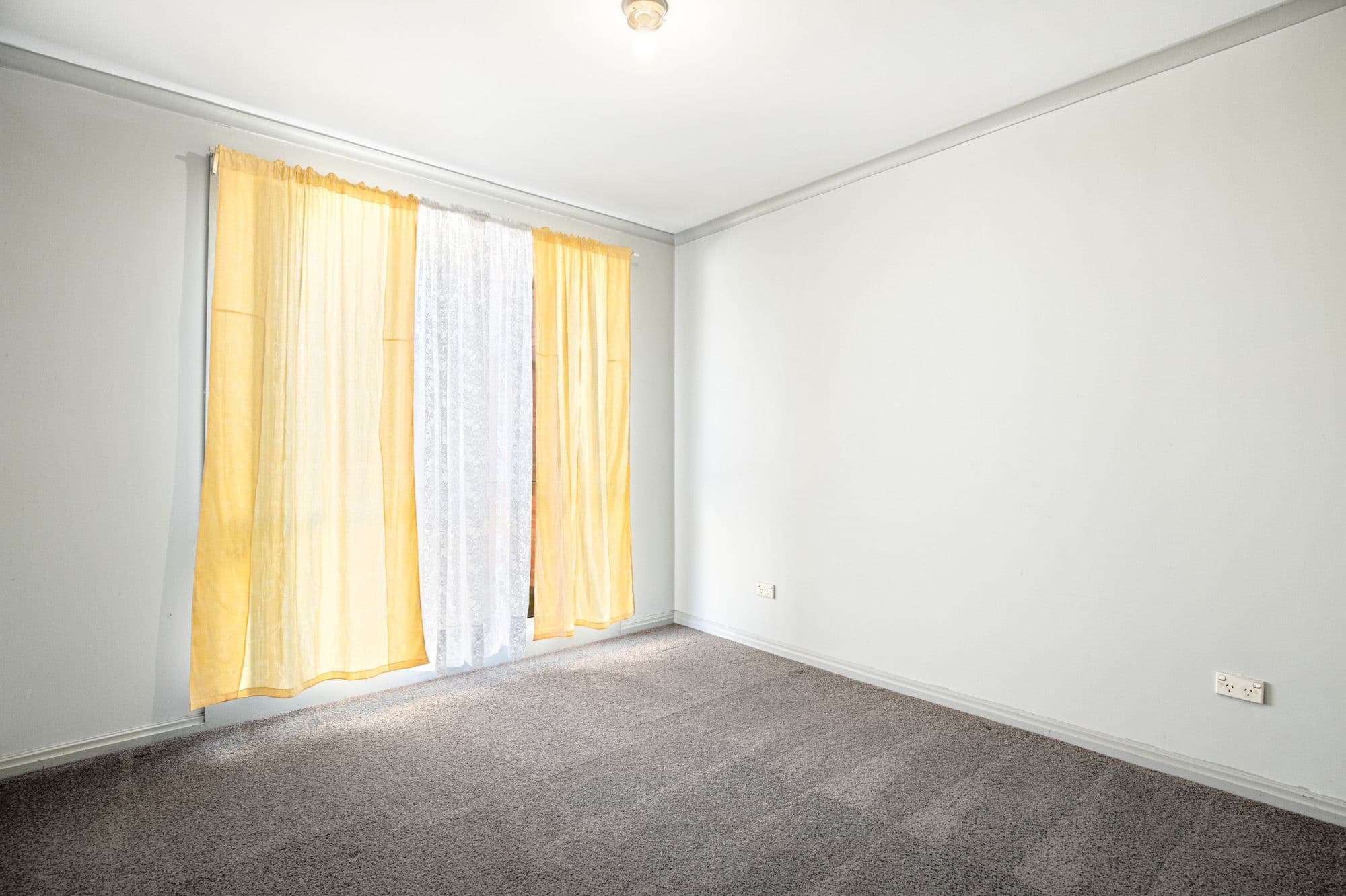 13 Deutgam Street, Werribee VIC 3030, Werribee - Thumbnail 8