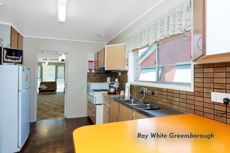 170 Greenwood Drive, BUNDOORA VIC 3083, Bundoora - Thumbnail 4