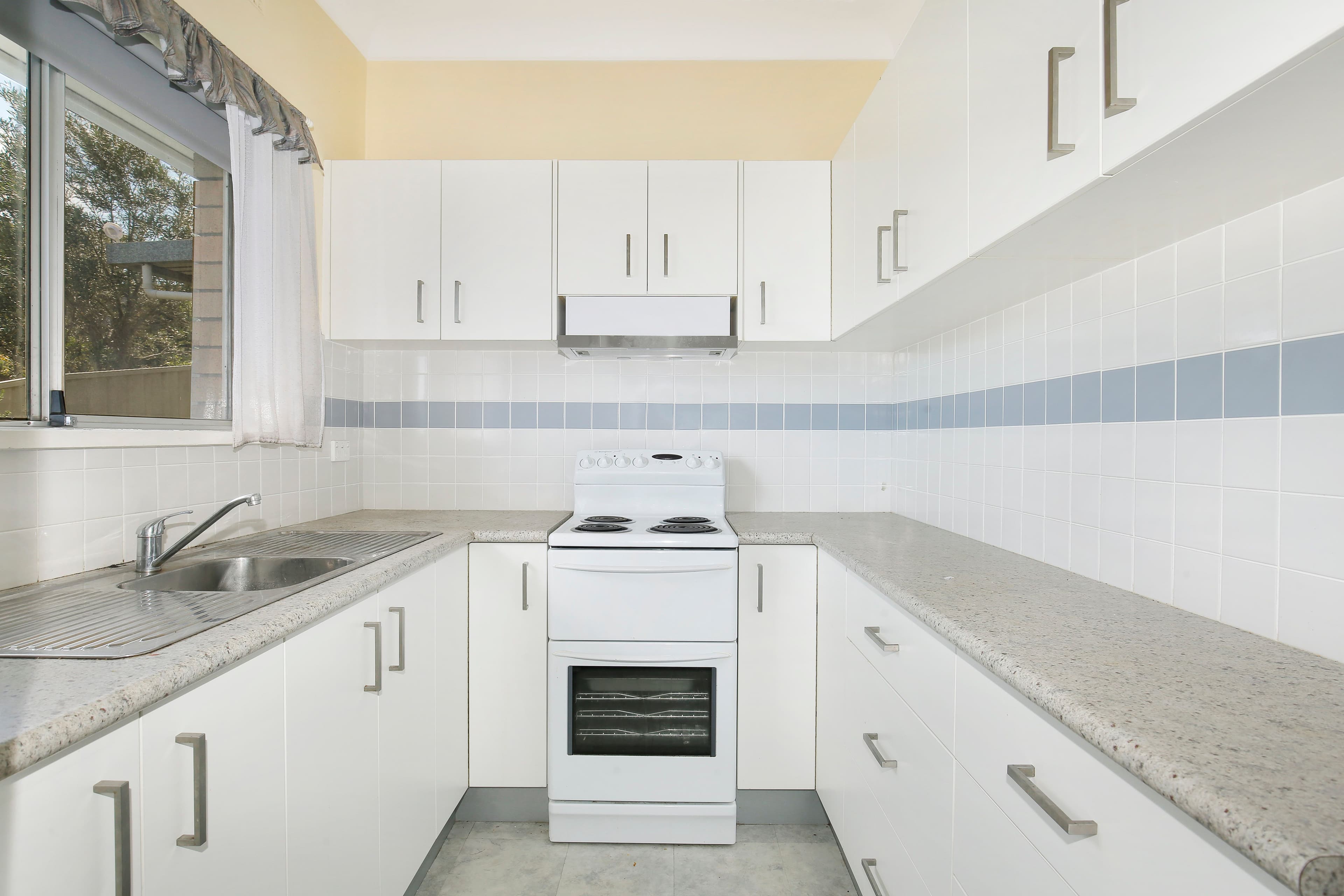 24a McKenzie Avenue, Wollongong NSW 2500, Wollongong - Thumbnail 2