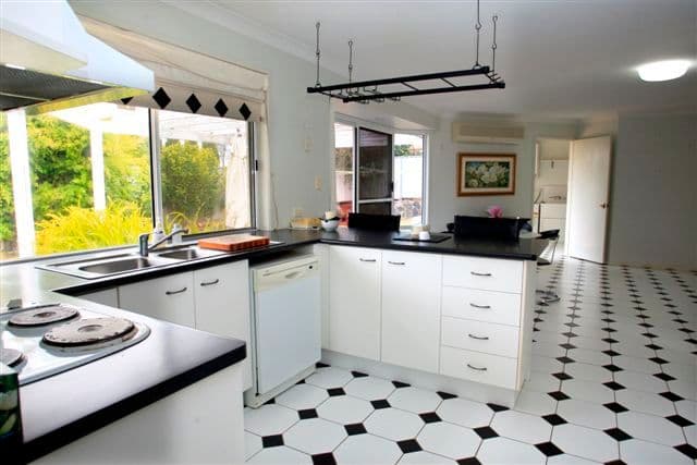 6 Hoad Court, RANGEVILLE QLD 4350, Rangeville - Thumbnail 2