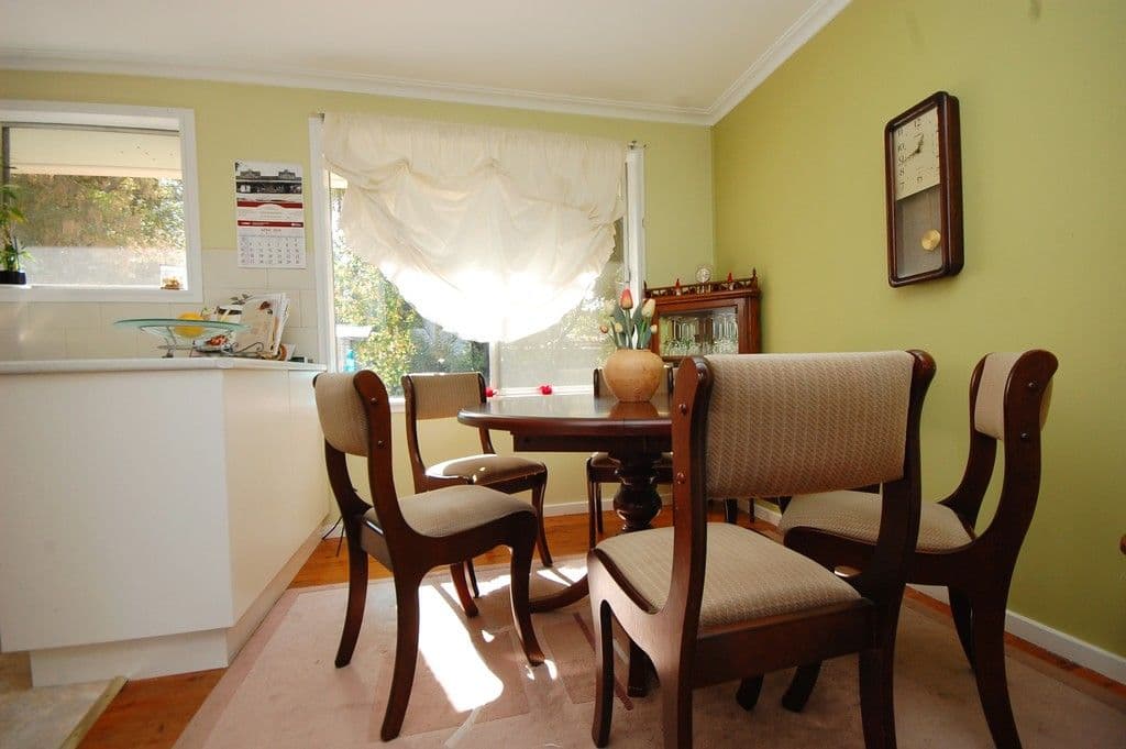 10 Murphy Crescent, Griffith - Thumbnail 5