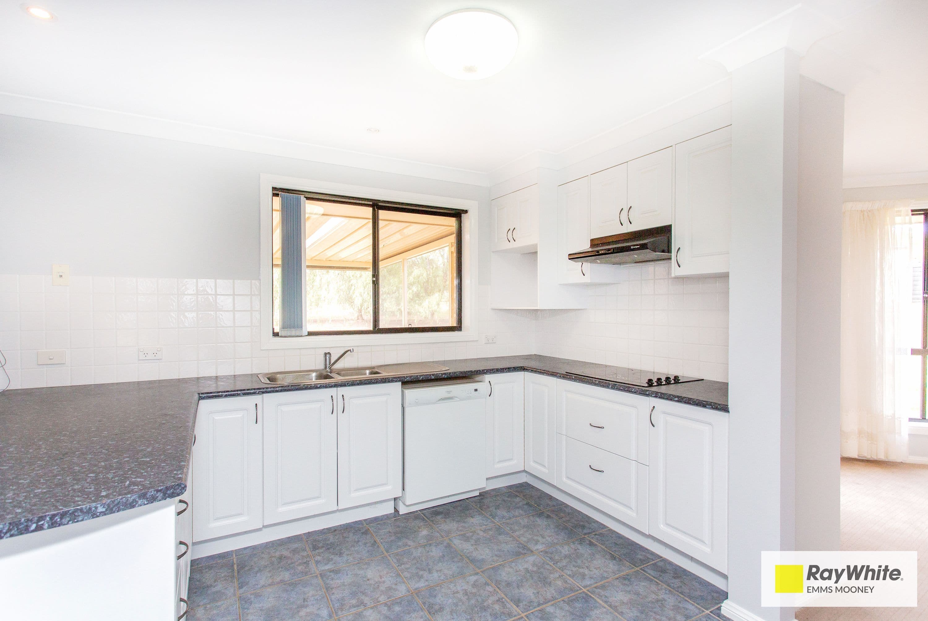 22 Shepherd Avenue, Cowra - Thumbnail 6