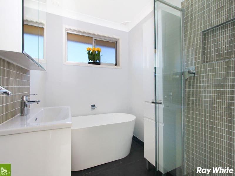 8 Scenic Crescent, Albion Park - Thumbnail 2