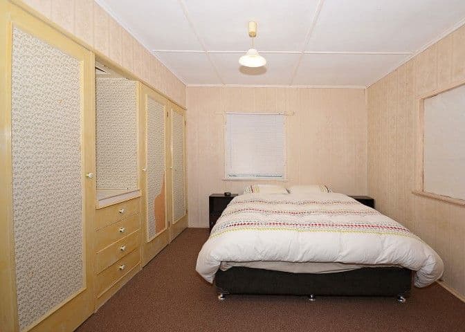 8 Esplanade, POINT VERNON QLD 4655, Point Vernon - Thumbnail 5