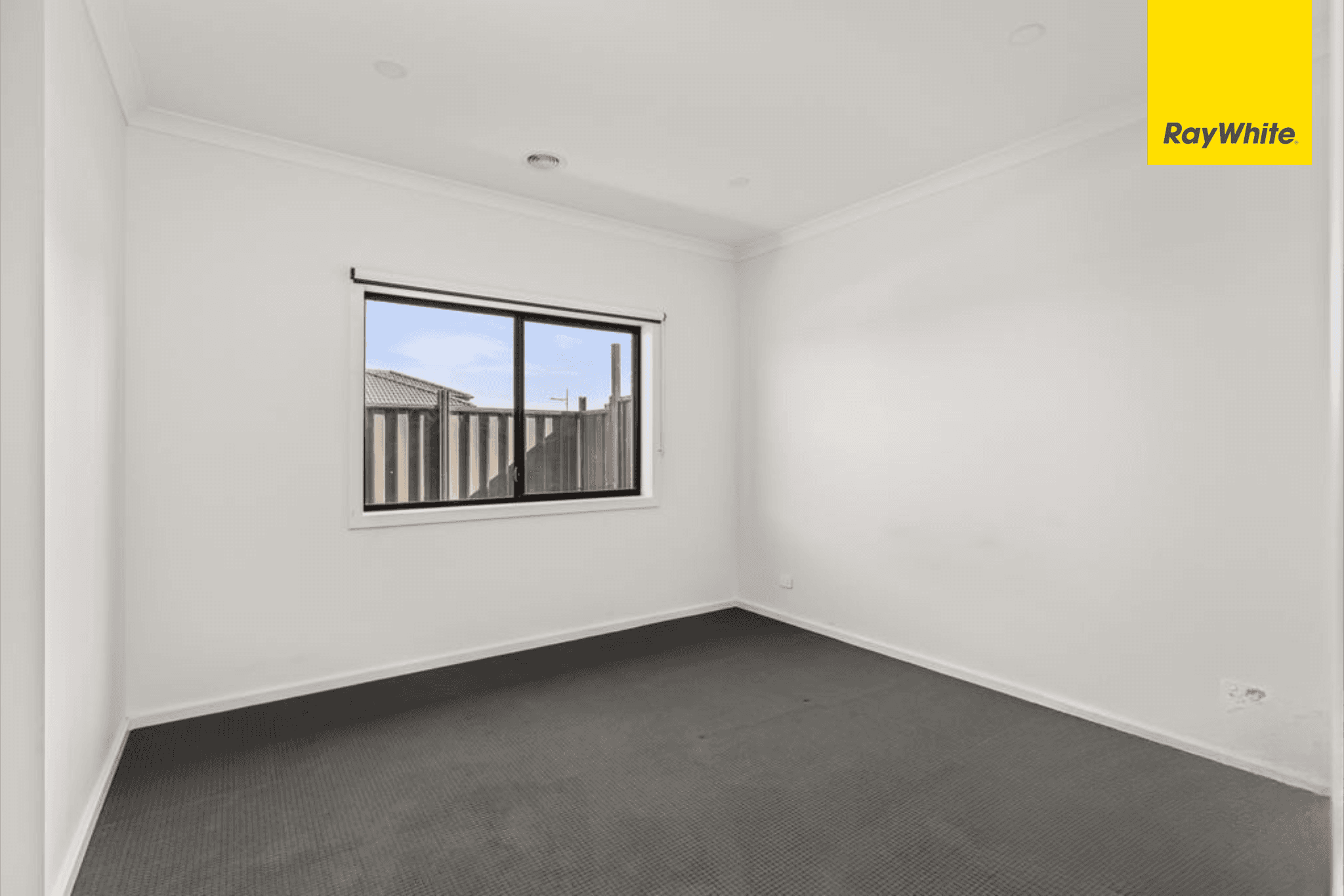 68 Stonehenge Drive, COBBLEBANK VIC 3338, Cobblebank - Thumbnail 3