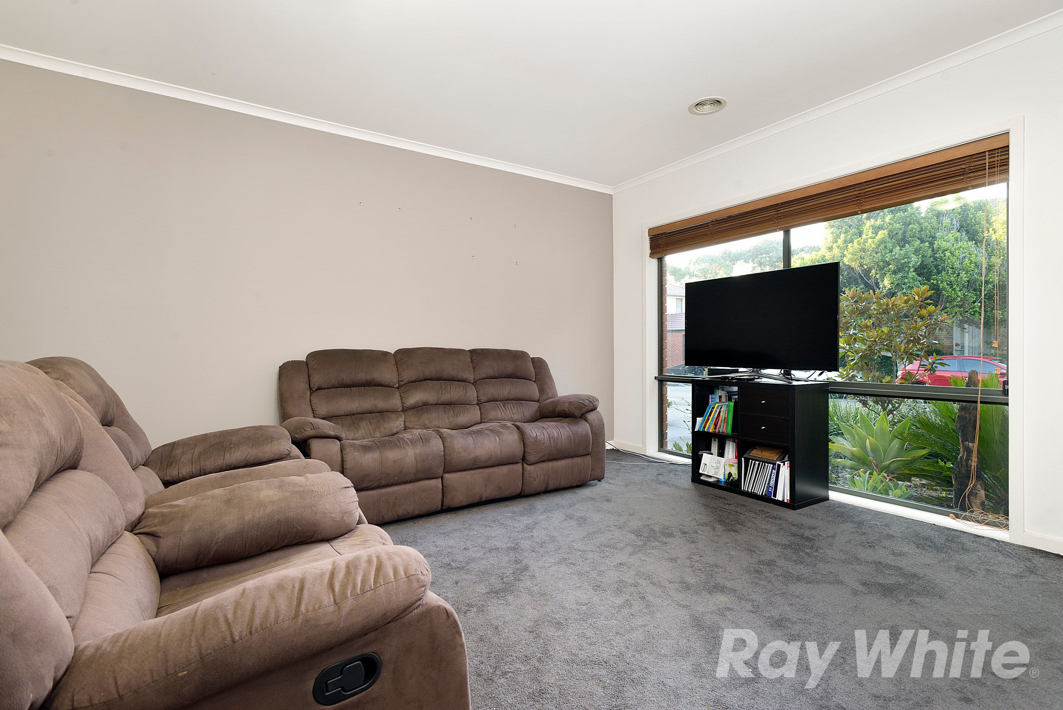 27 Southampton Drive, Mulgrave VIC 3170, Mulgrave - Thumbnail 2
