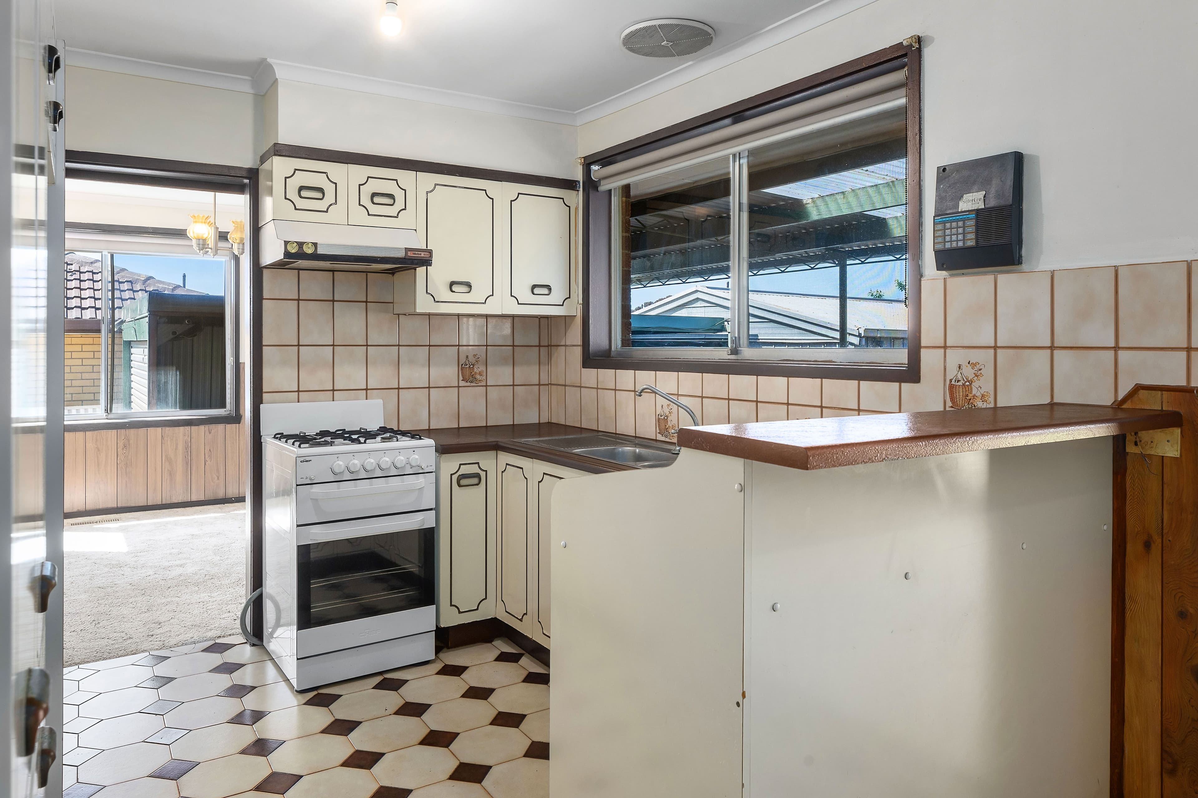 61 Mckimmies Road, Lalor VIC 3075, Lalor - Thumbnail 2