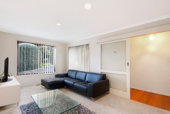 12 Hamilton Crescent, DONCASTER EAST VIC 3109, Doncaster East - Thumbnail 2