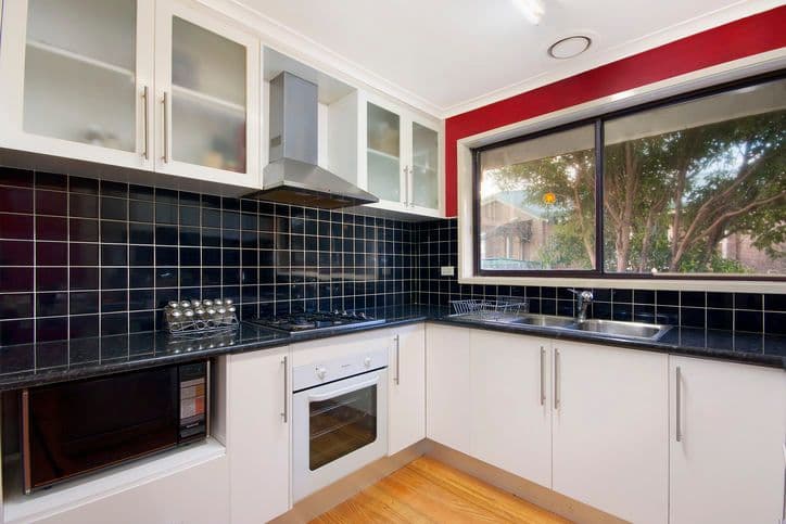 12 Hamilton Crescent, DONCASTER EAST VIC 3109, Doncaster East - Thumbnail 4