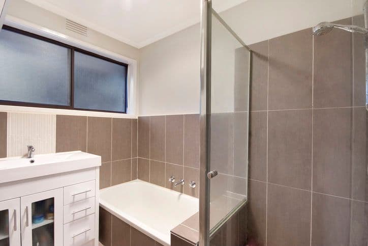 12 Hamilton Crescent, DONCASTER EAST VIC 3109, Doncaster East - Thumbnail 5