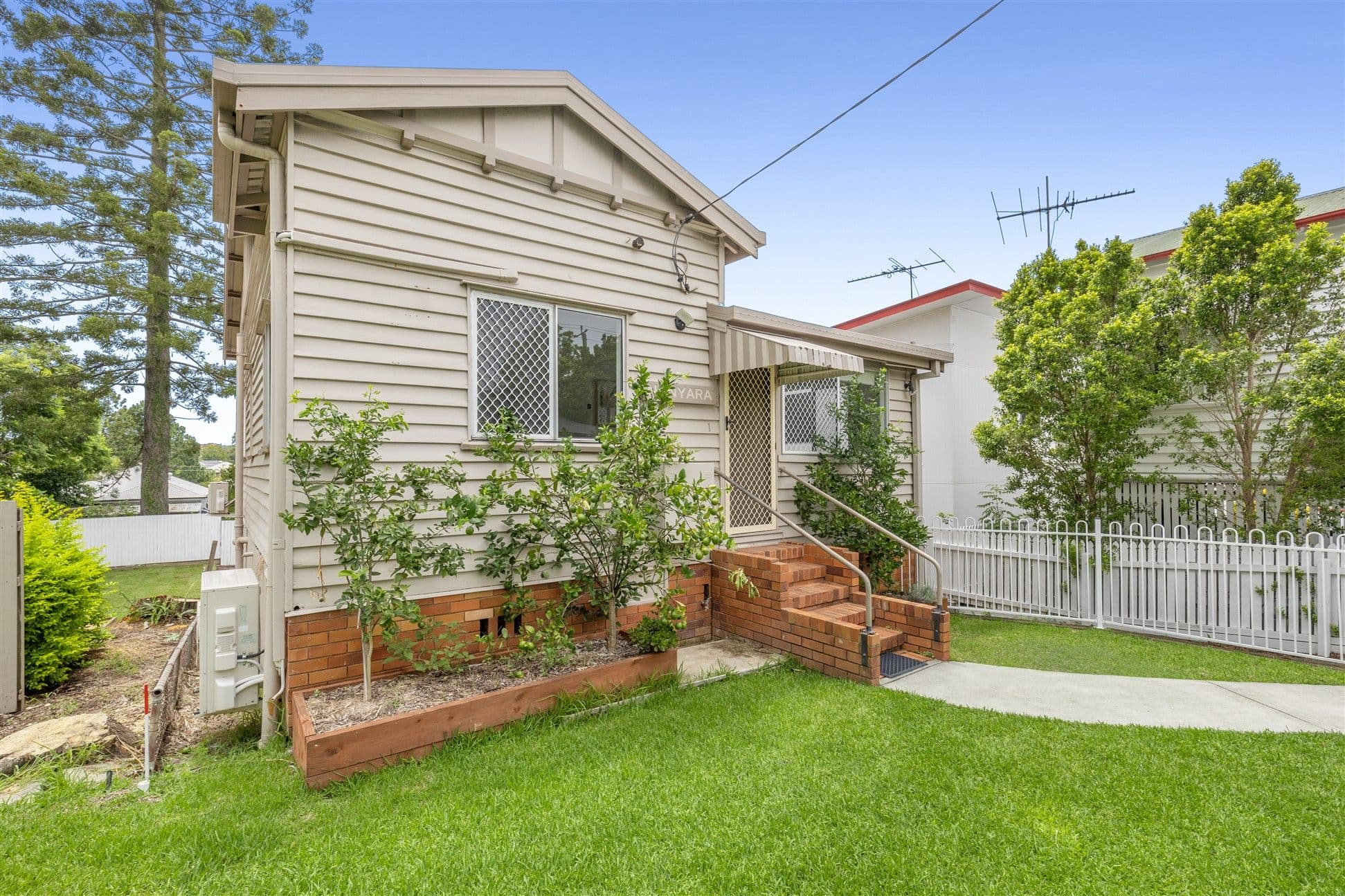 17 Bramston Terrace, Herston QLD 4006, Herston - Thumbnail 2