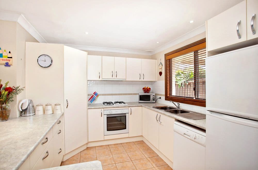 40 Andrew Thompson Drive, MCGRATHS HILL NSW 2756, McGraths Hill - Thumbnail 2