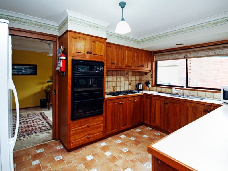 29 Hereford Drive, BELMONT VIC 3216, Belmont - Thumbnail 3