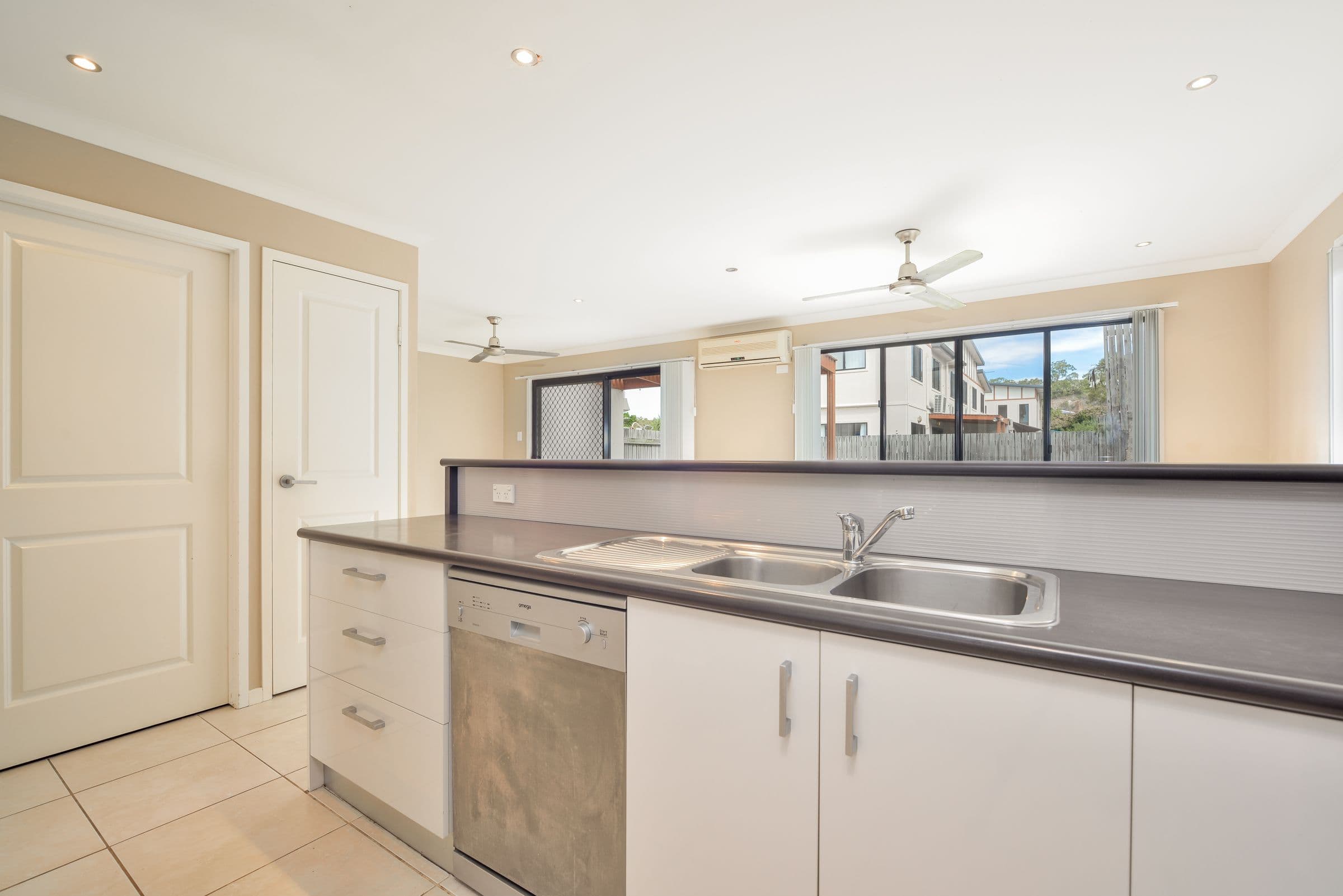 25 Roberts Street, South Gladstone QLD 4680, South Gladstone - Thumbnail 4