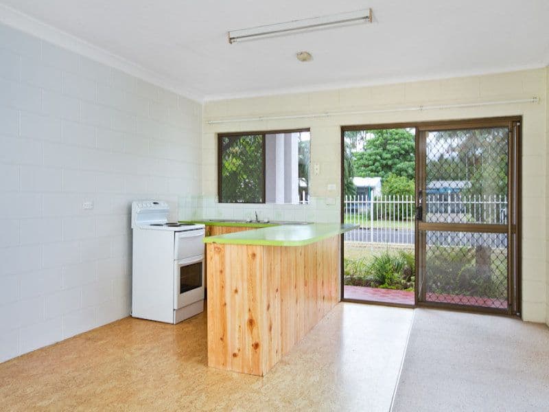 13 Armbrust Street, MANOORA QLD 4870, Manoora - Thumbnail 3