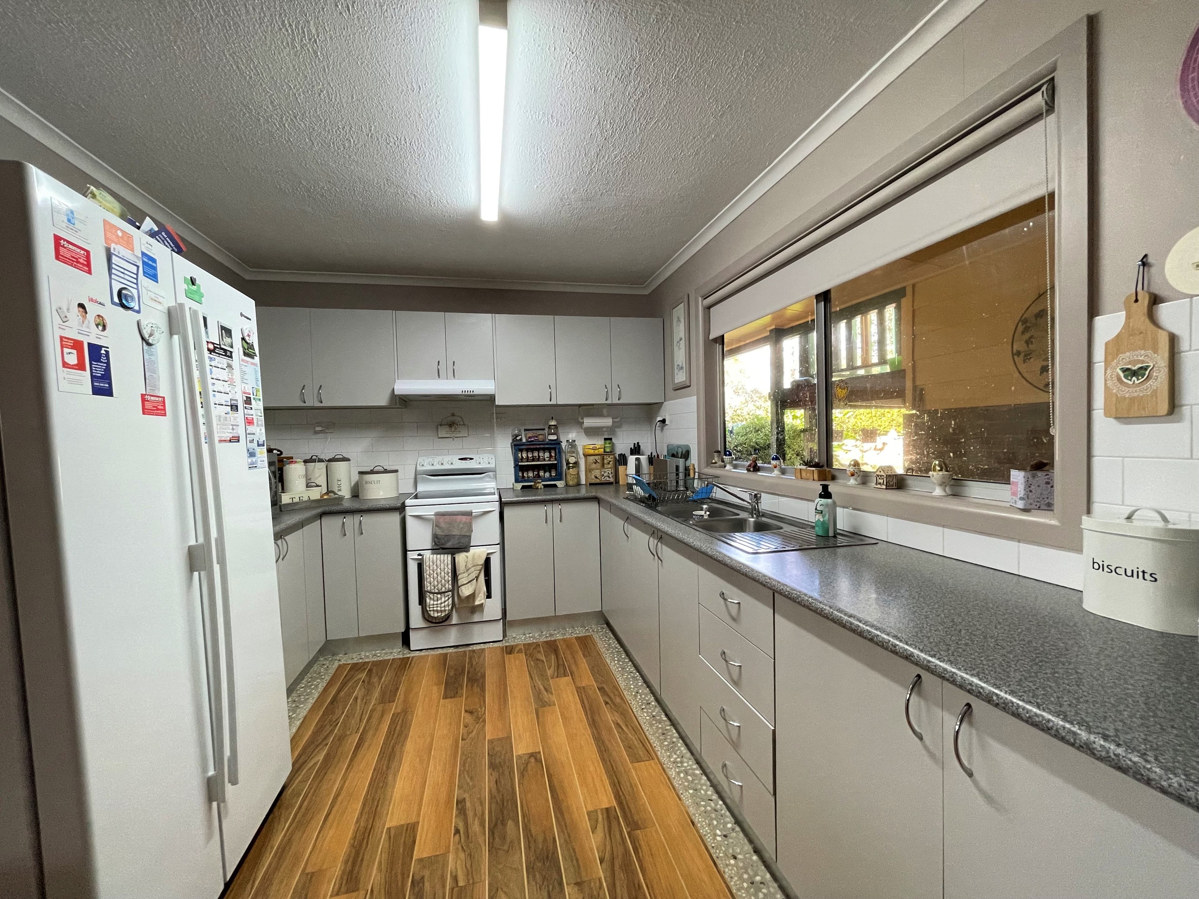 40 Burrows Road, Young NSW 2594, Burrangong - Thumbnail 5