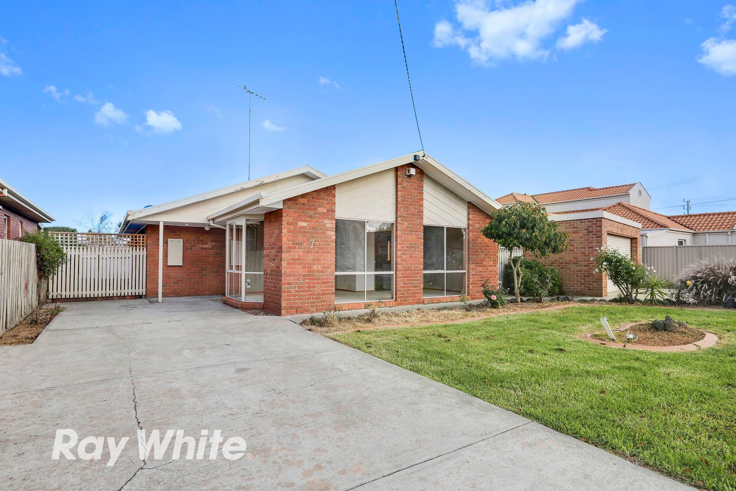 7 Dunmow Crescent, Hamlyn Heights VIC 3215, Hamlyn Heights - Image 1
