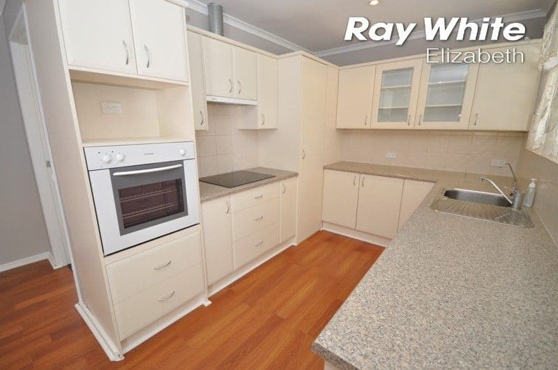 8 Gunnawarra Crescent, Craigmore SA 5114, Craigmore - Image 1