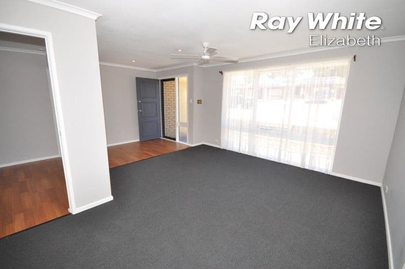 8 Gunnawarra Crescent, Craigmore SA 5114, Craigmore - Thumbnail 5