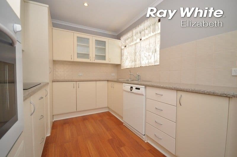 8 Gunnawarra Crescent, Craigmore SA 5114, Craigmore - Thumbnail 7