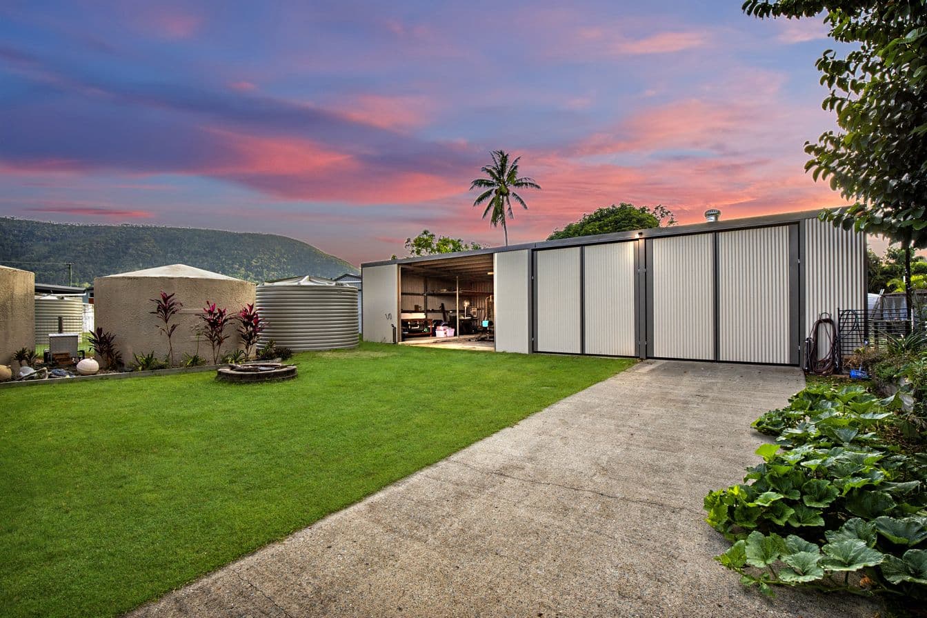 4 Hall Drive, Wilson Beach QLD 4800, Wilson Beach - Thumbnail 2