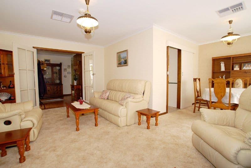 14   Baroda Avenue, GLEN WAVERLEY VIC 3150, Glen Waverley - Thumbnail 2