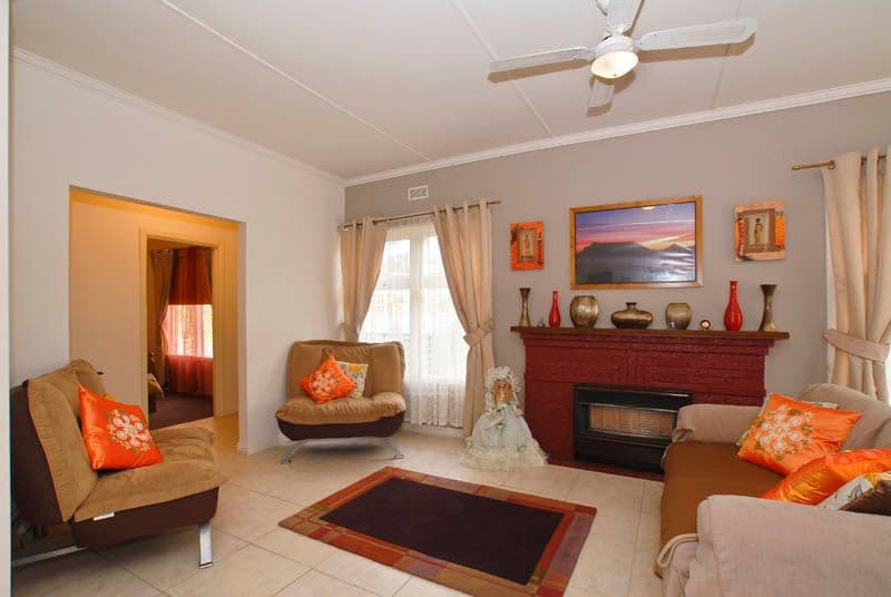 11 Elsie Grove, MOUNT EVELYN VIC 3796, Mount Evelyn - Thumbnail 2