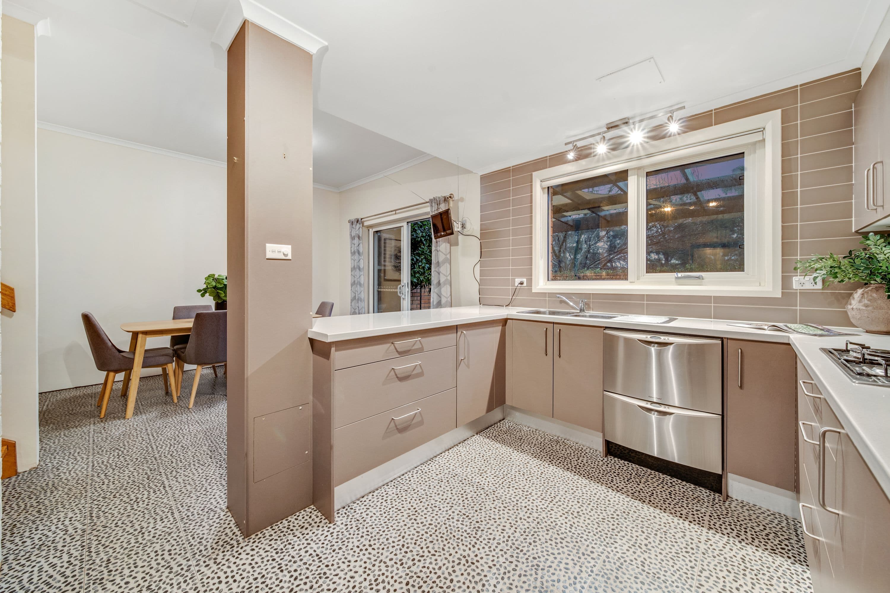 76 Templeton Street, Cook ACT 2614, Cook - Thumbnail 4