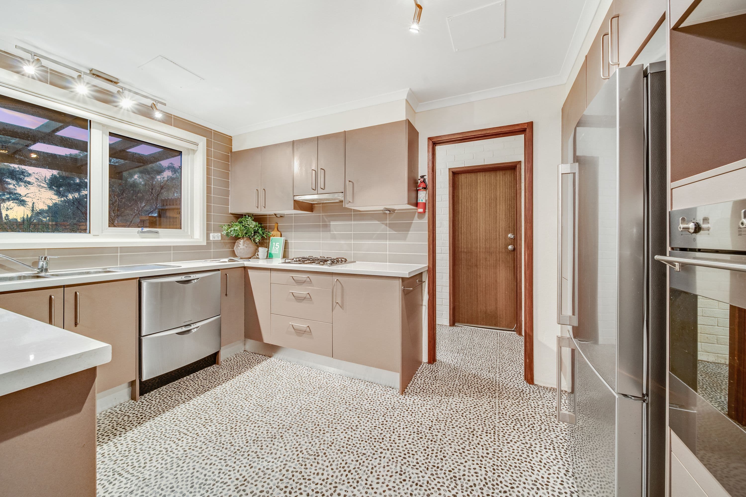 76 Templeton Street, Cook ACT 2614, Cook - Thumbnail 5