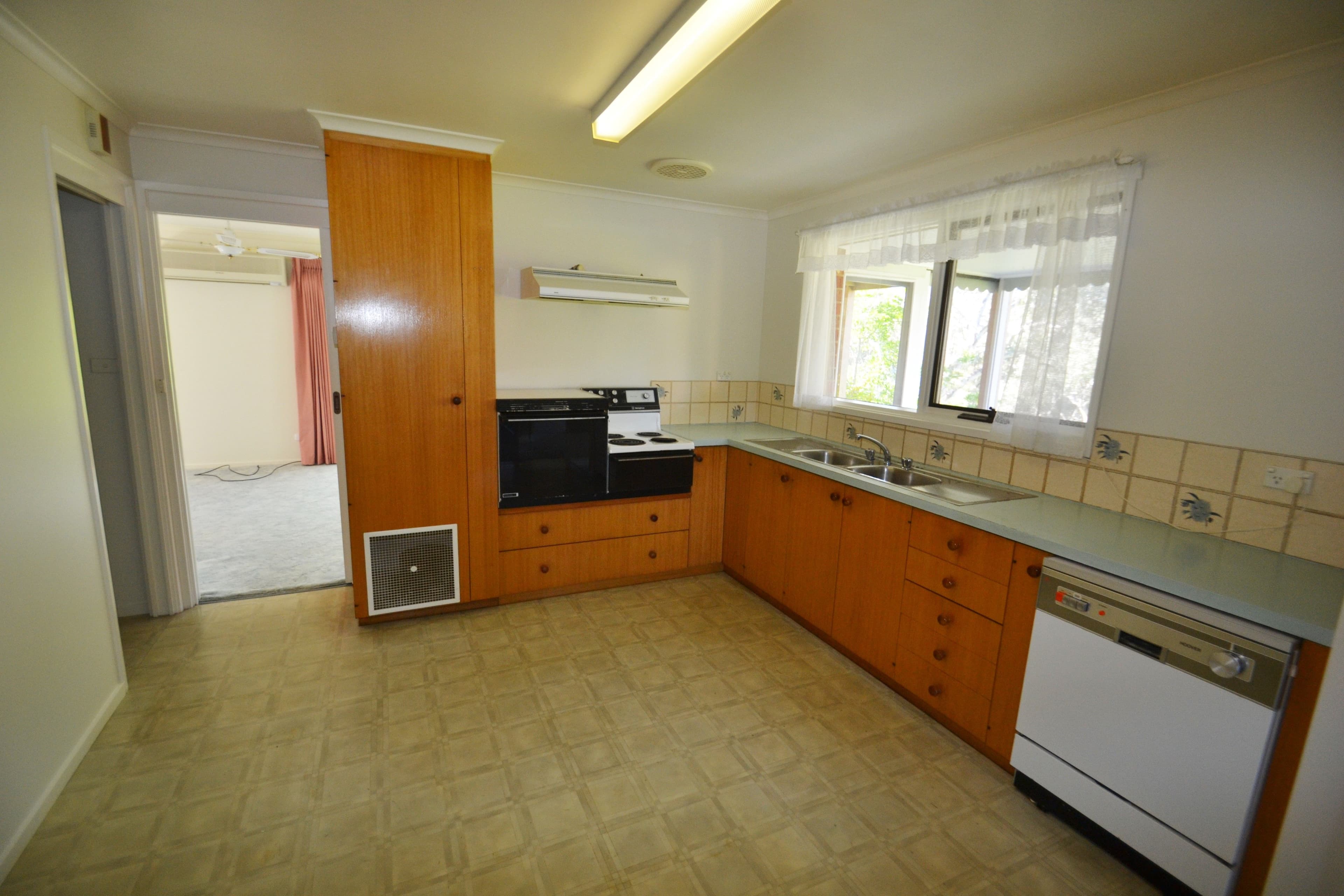44 Hanley Crescent, Seymour VIC 3660, Seymour - Thumbnail 7