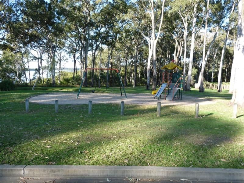 14 Seabrae Drive, REDLAND BAY QLD 4165, Redland Bay - Thumbnail 3