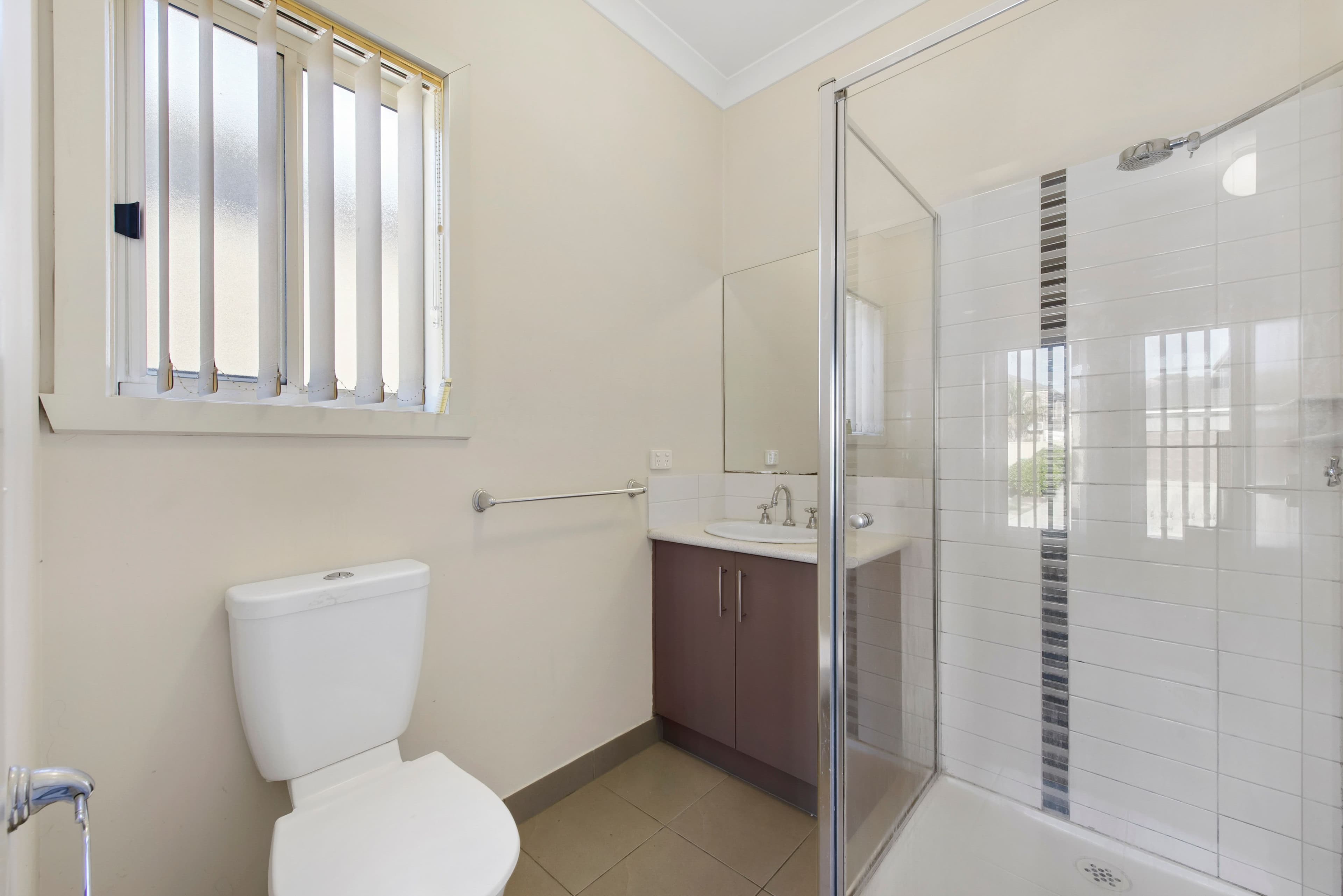 7 Briar Valley Rise, Caroline Springs VIC 3023, Caroline Springs - Thumbnail 3