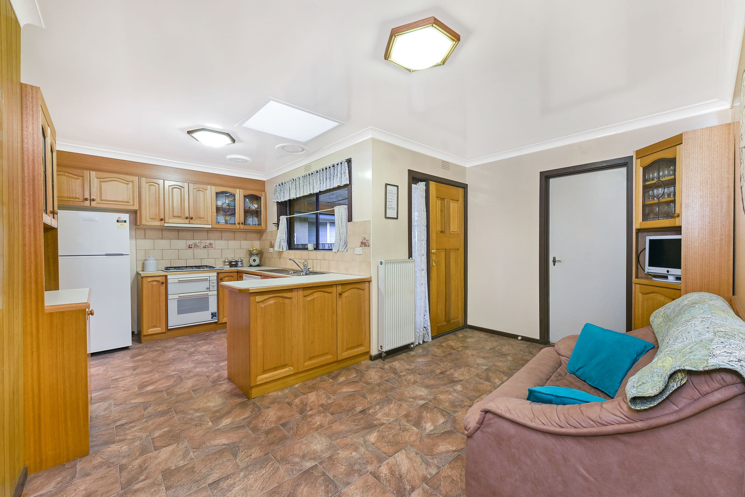 8 Montrose Street, Oakleigh South VIC 3167, Oakleigh South - Thumbnail 4