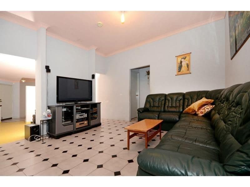 18 Adelphi Court, Marangaroo WA 6064, Marangaroo - Thumbnail 3