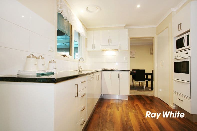 15 Brennan Drive, WANTIRNA SOUTH VIC 3152, Wantirna South - Thumbnail 2