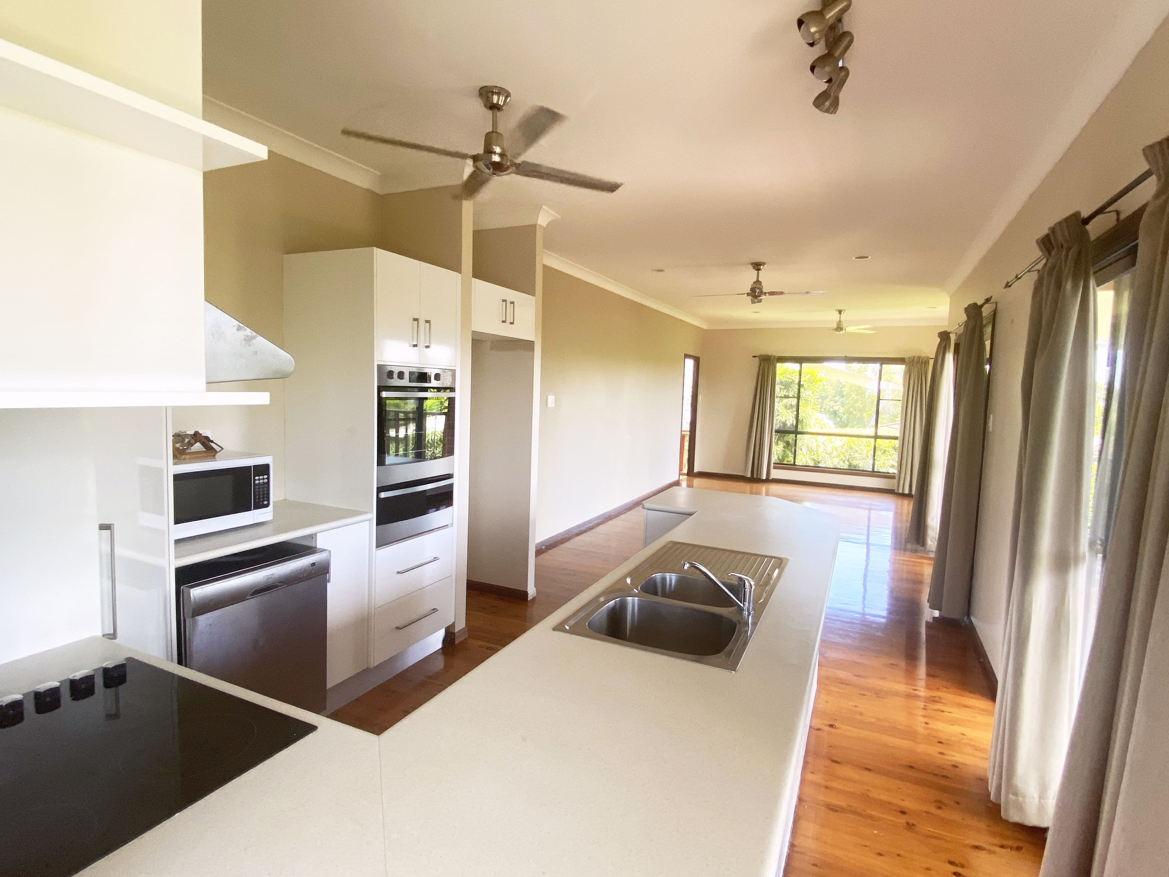 11 DUNKALLI Crescent, Mission Beach QLD 4852, Mission Beach - Thumbnail 2