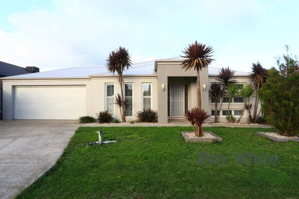 15 Reidel Avenue, PAKENHAM VIC 3810, Pakenham - Image 1