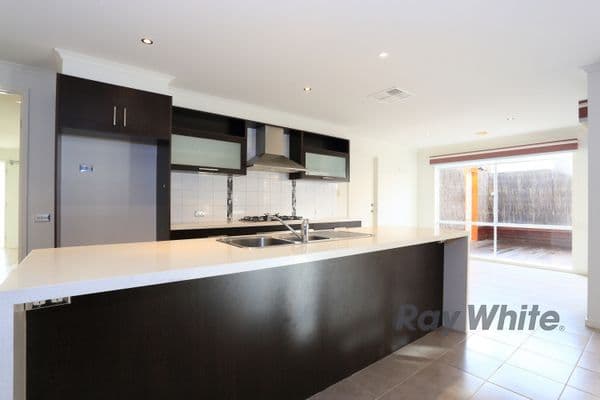 15 Reidel Avenue, PAKENHAM VIC 3810, Pakenham - Thumbnail 2