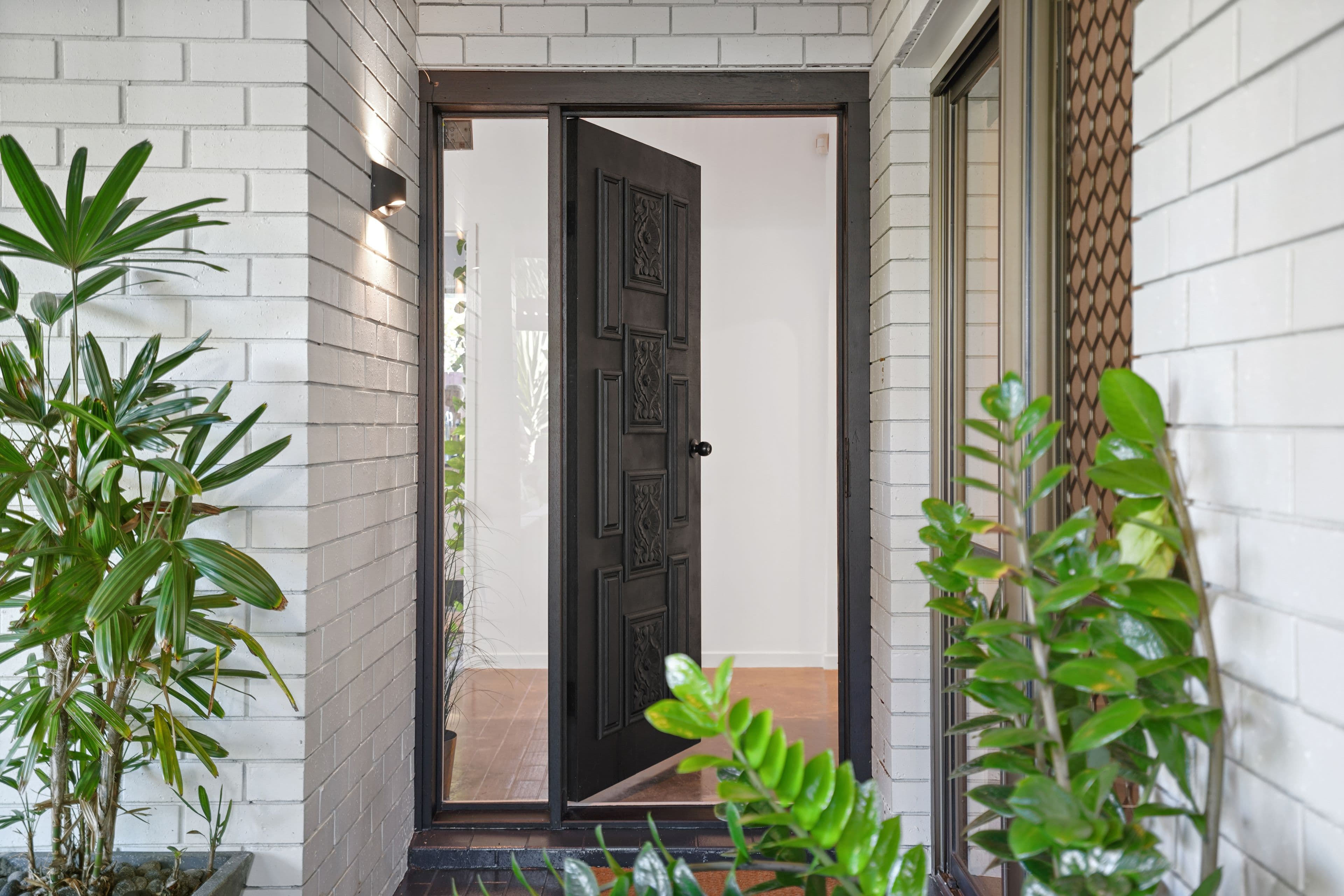 16 Tiwi Street, Sorrento QLD 4217, Sorrento - Thumbnail 4