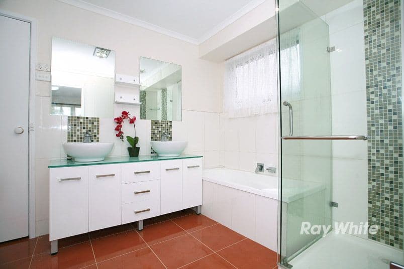 32 Taddor Drive, CRANBOURNE VIC 3977, Cranbourne - Thumbnail 2