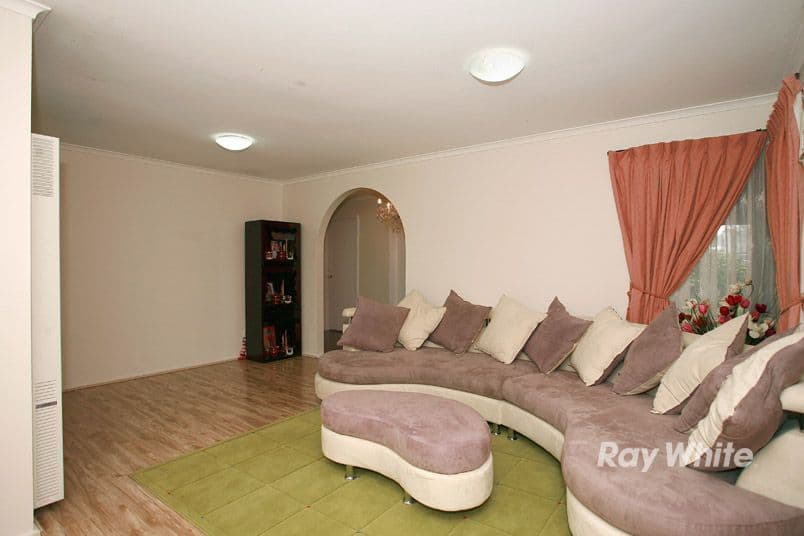 32 Taddor Drive, CRANBOURNE VIC 3977, Cranbourne - Thumbnail 4