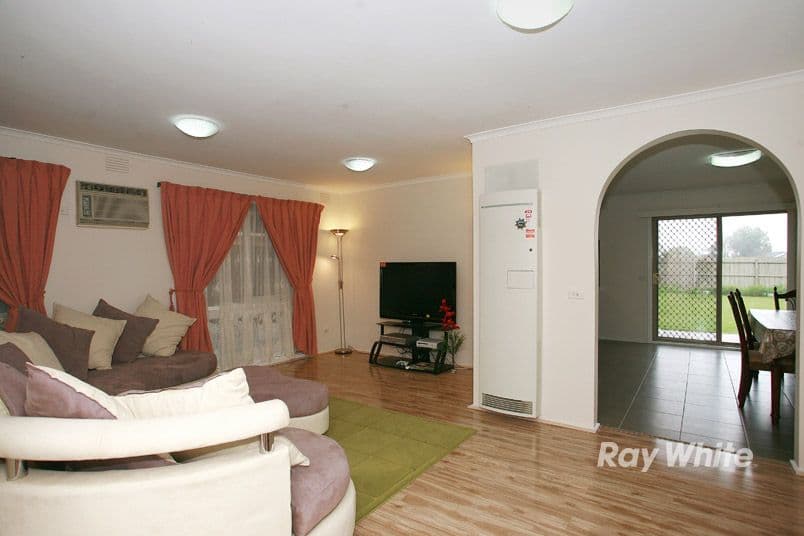 32 Taddor Drive, CRANBOURNE VIC 3977, Cranbourne - Thumbnail 5